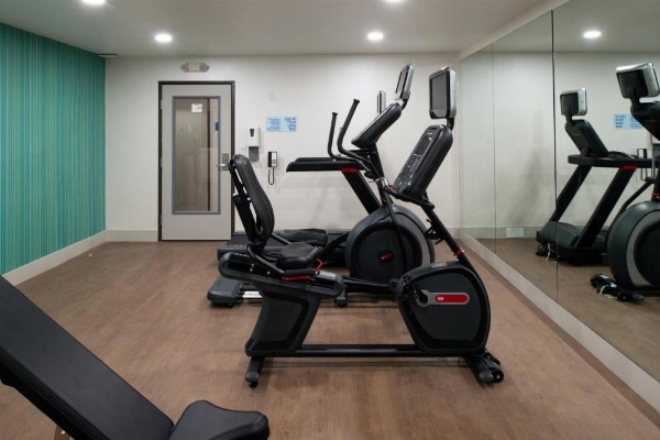 Holiday Inn Express Santa Rosa North image 13